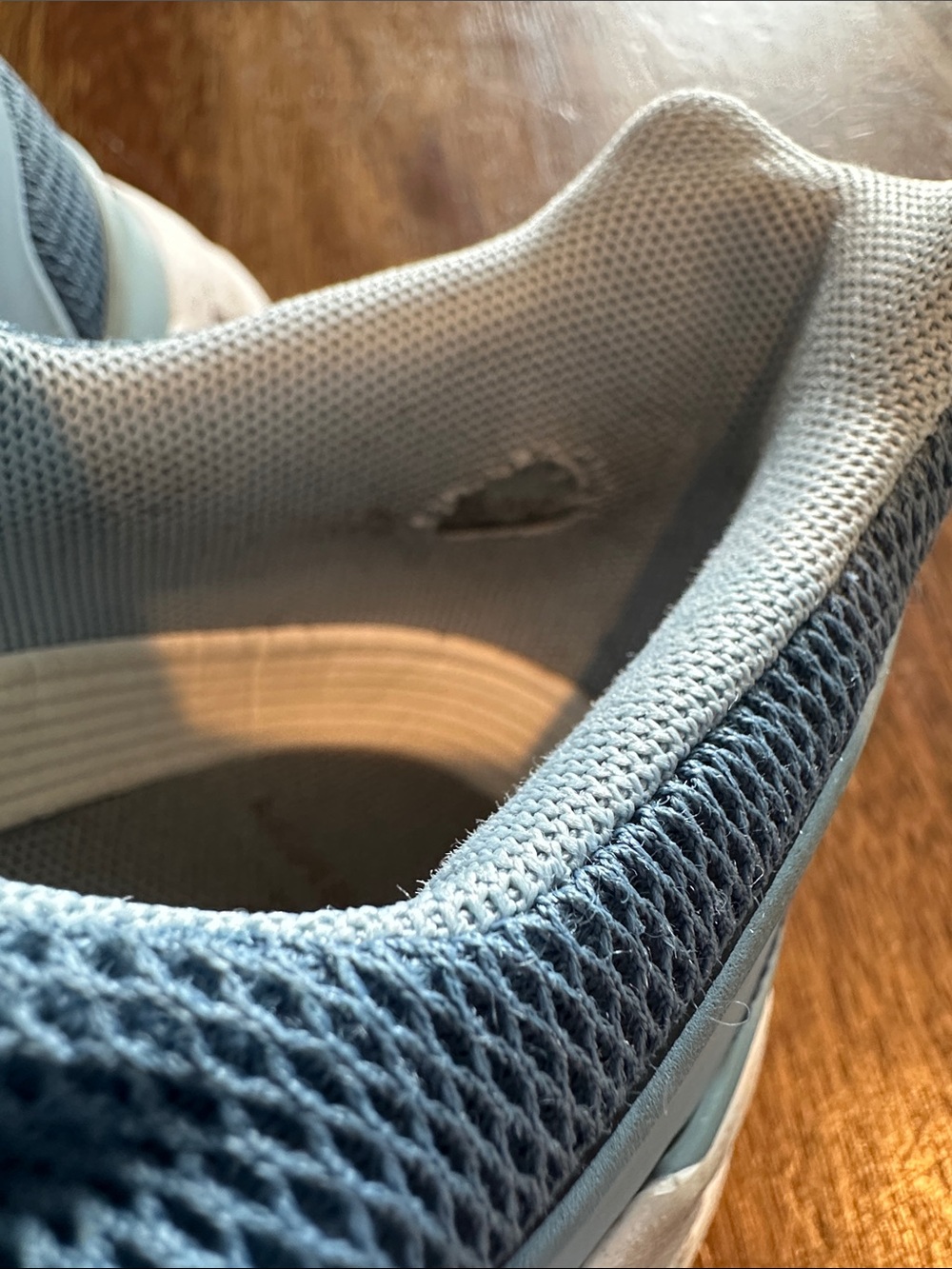 Women’s On Running Sneakers - Picture 4 of 5